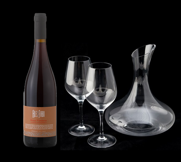 Rode Wijn Alex Fabi Rosso Veronese met decanteerkaraf en glazen